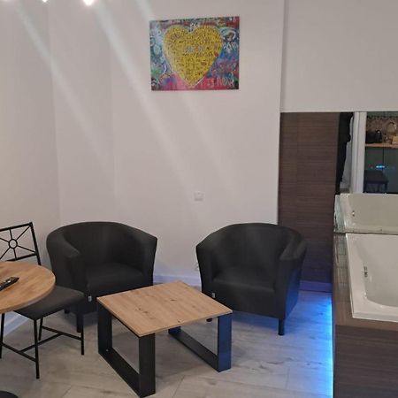 Apartamenty Centrum Z Wanna Dwuosobowa Piotrków Trybunalski Extérieur photo