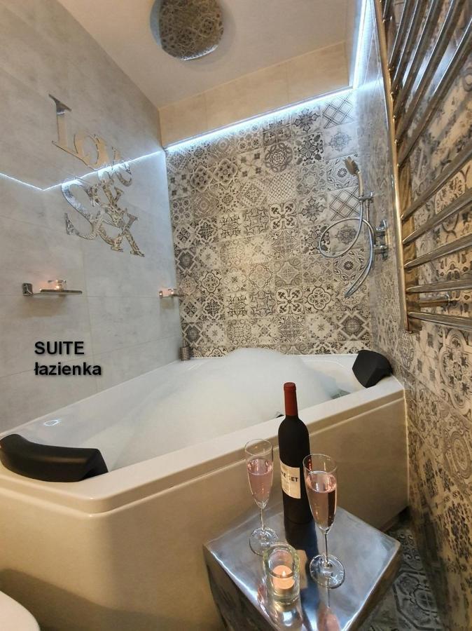 Apartamenty Centrum Z Wanna Dwuosobowa Piotrków Trybunalski Extérieur photo