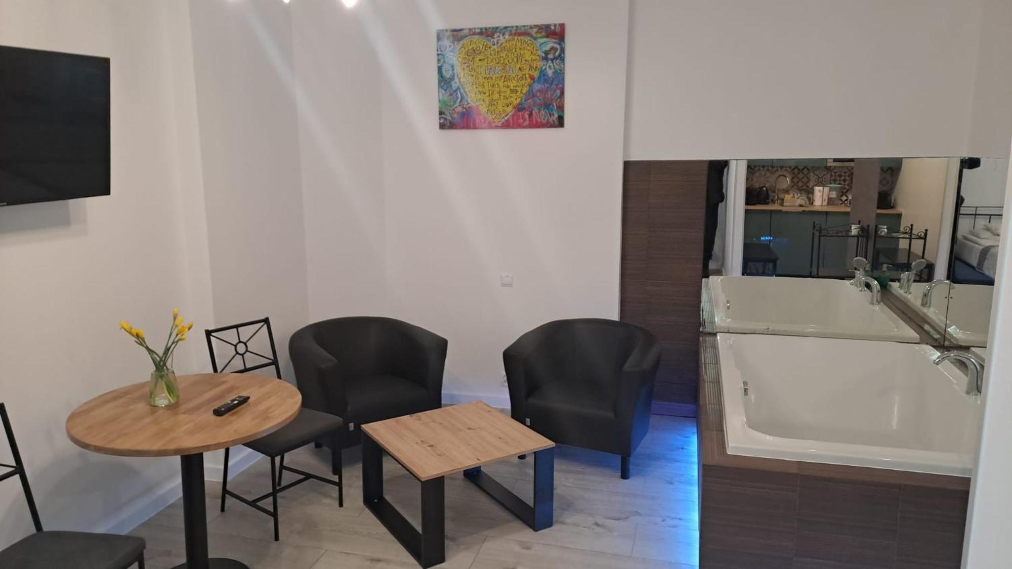 Apartamenty Centrum Z Wanna Dwuosobowa Piotrków Trybunalski Extérieur photo