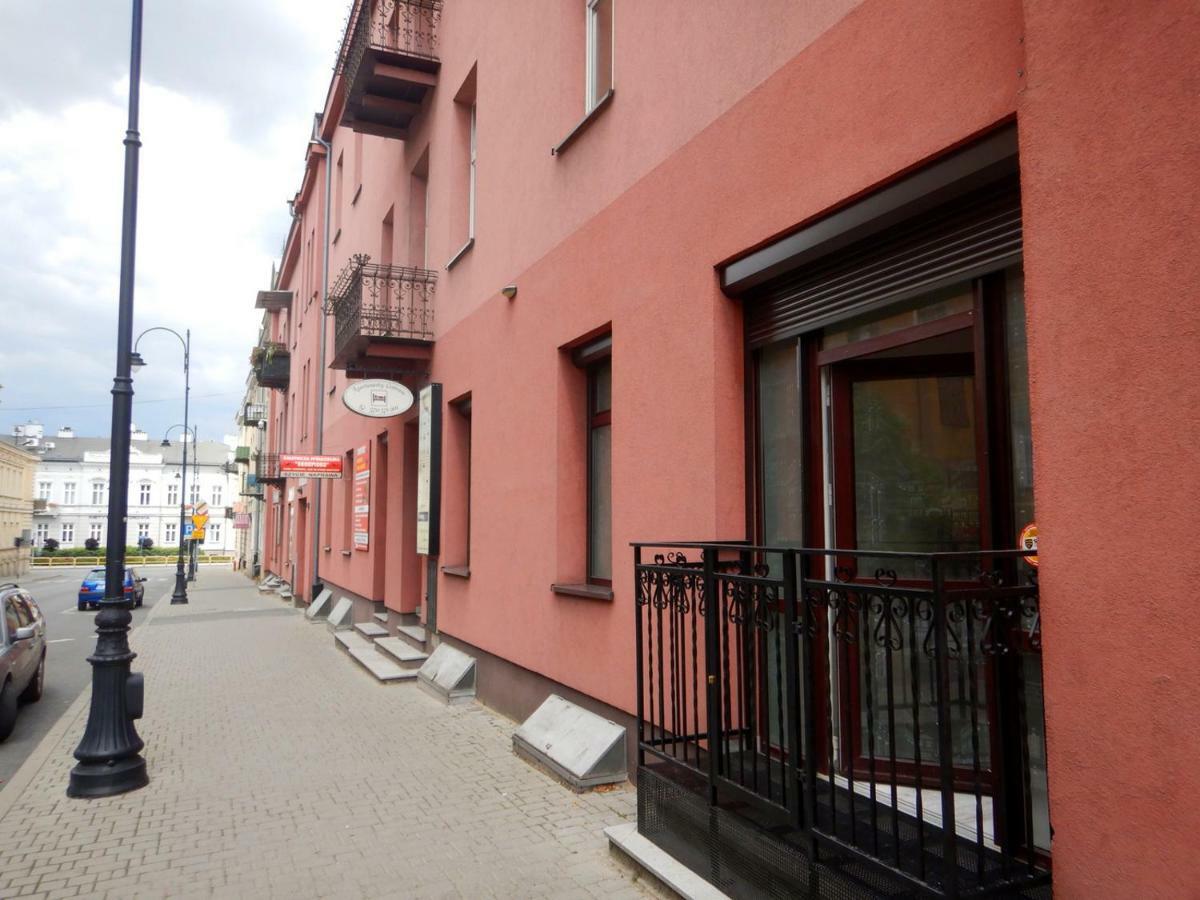 Apartamenty Centrum Z Wanna Dwuosobowa Piotrków Trybunalski Extérieur photo